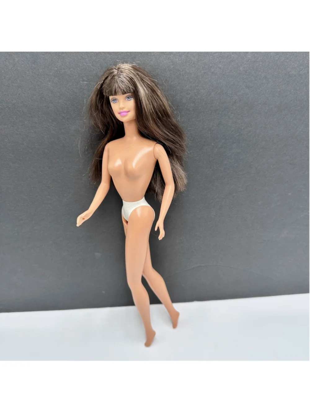 VTG Barbie Teresa Doll 1990’s Twist and Turn Mattel Bangs Brunette Nude